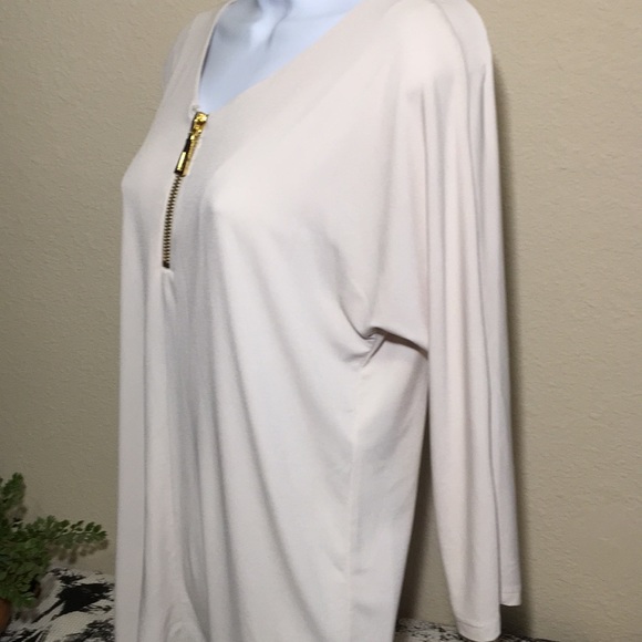 Chelsea & Theodore Women’s beige top - Picture 6 of 7